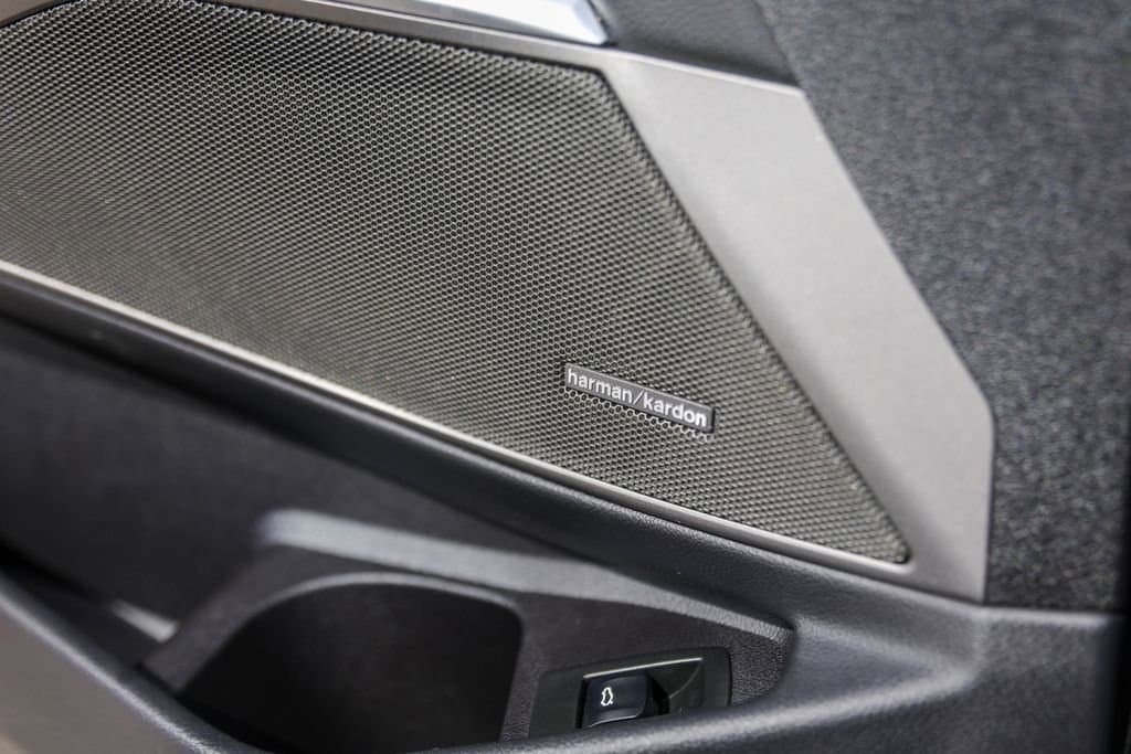 2023 BMW 3 Series - Image 22