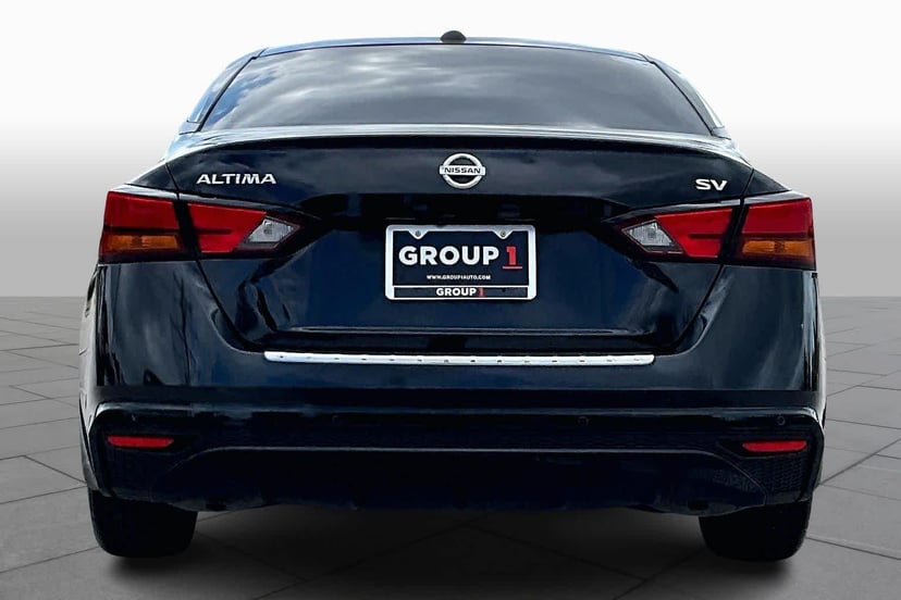 2022 Nissan Altima - Image 5