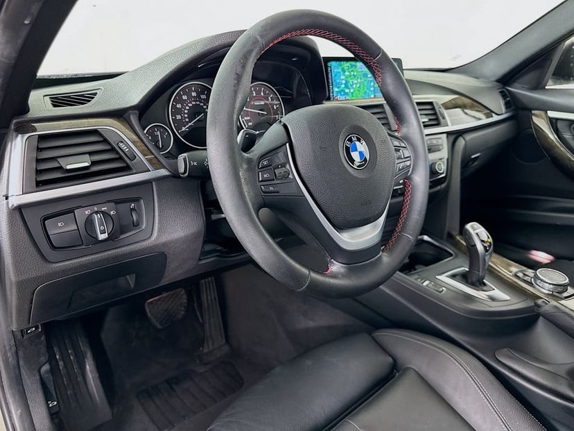 2016 BMW 3 Series - Image 9