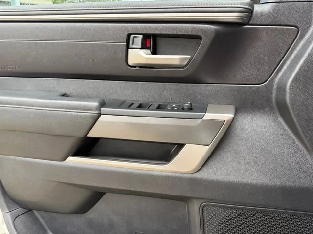2022 Toyota Tundra - Image 21