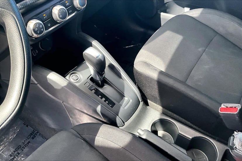 2023 Nissan Kicks - Image 16