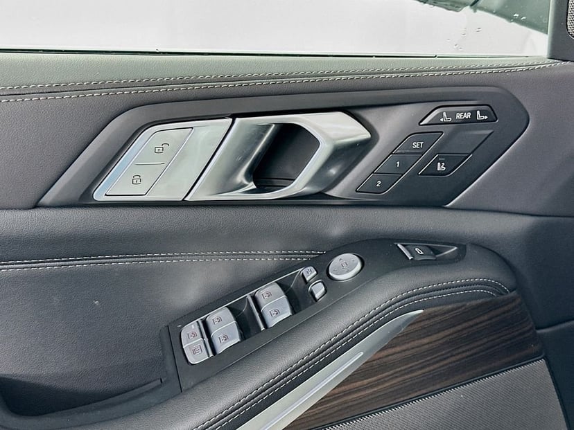 2026 BMW X7 - Image 20