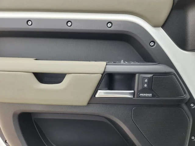 2026 Land Rover Defender 110 - Image 16