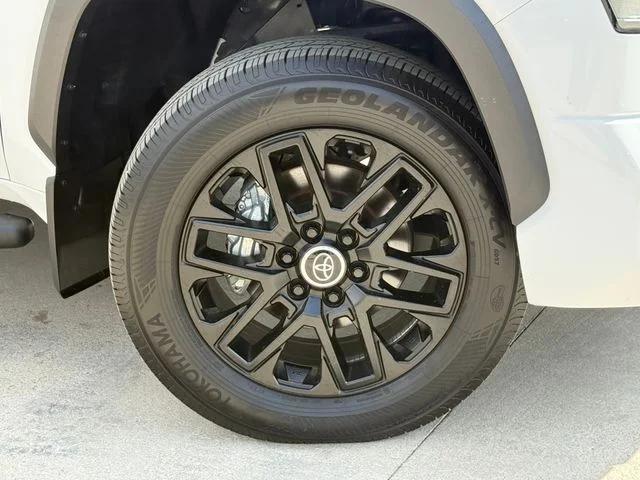 2024 Toyota Tundra Hybrid - Image 2