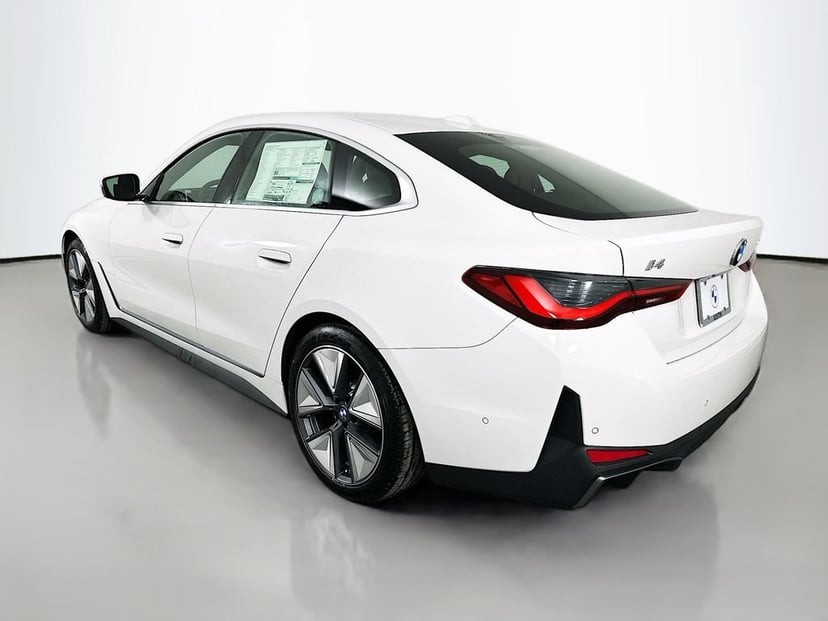 2026 BMW i4 - Image 7
