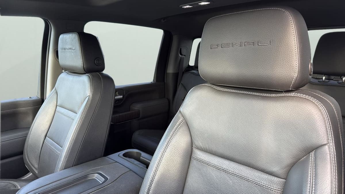 2022 GMC Sierra 2500HD - Image 10