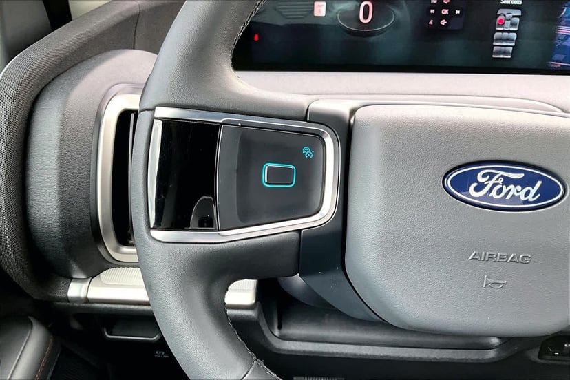 2025 Ford Expedition - Image 24