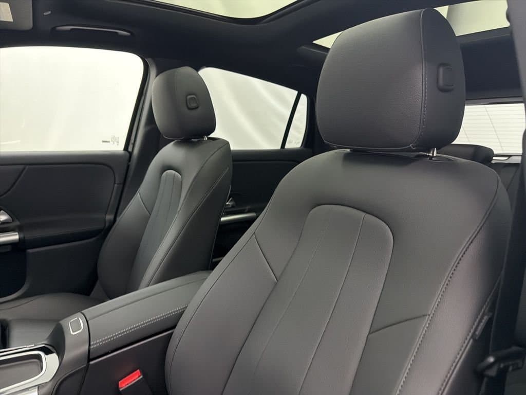 2026 MERCEDES-BENZ GLA - Image 14