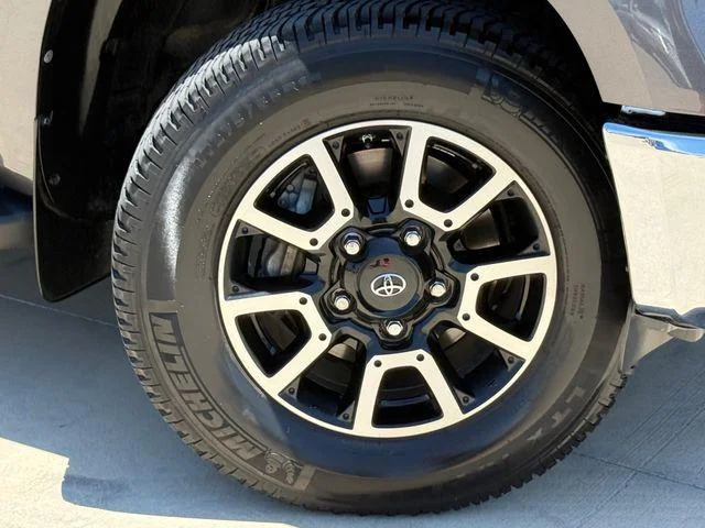 2019 Toyota Tundra - Image 31