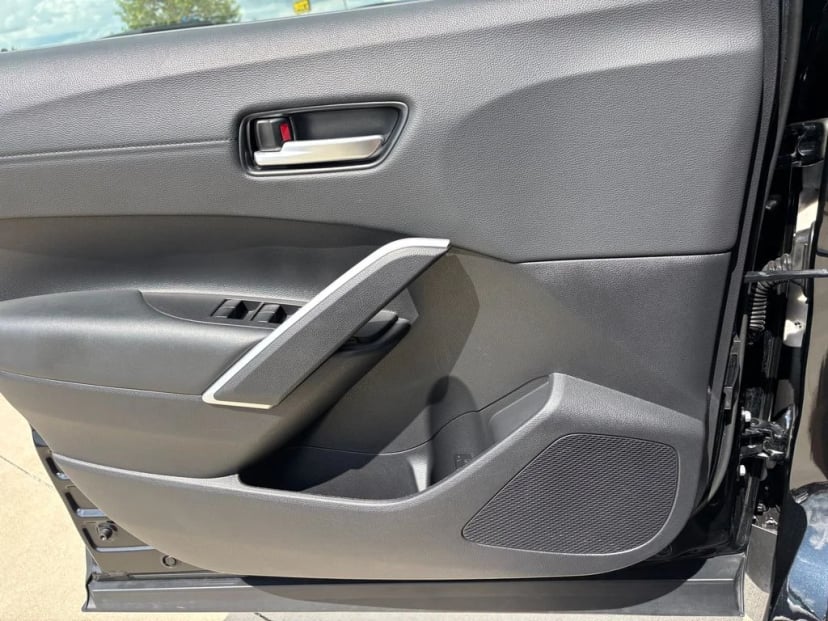 2025 Toyota Corolla Cross - Image 25