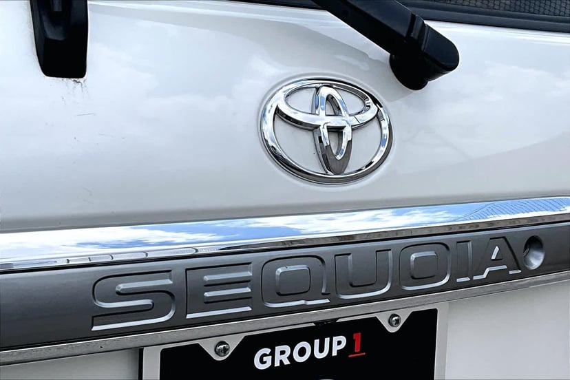 2019 Toyota Sequoia - Image 31