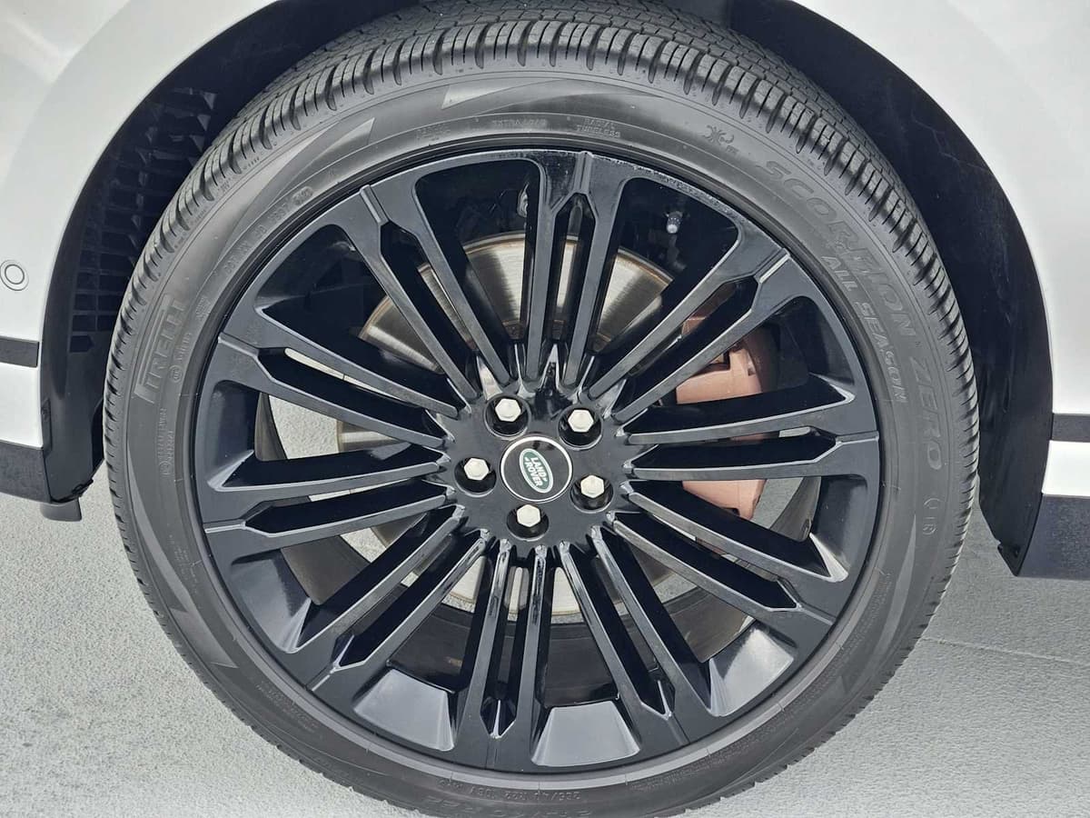 2025 Land Rover Range Rover Velar - Image 10