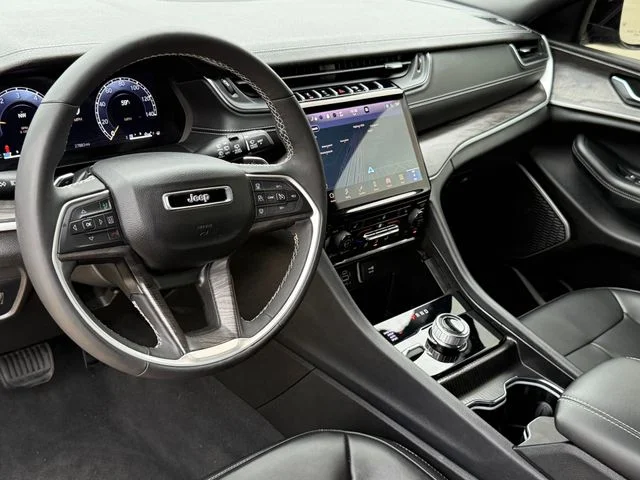 2024 Jeep Grand Cherokee - Image 11
