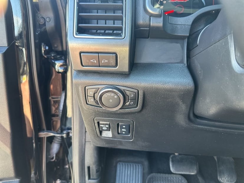 2018 Ford F-150 - Image 27
