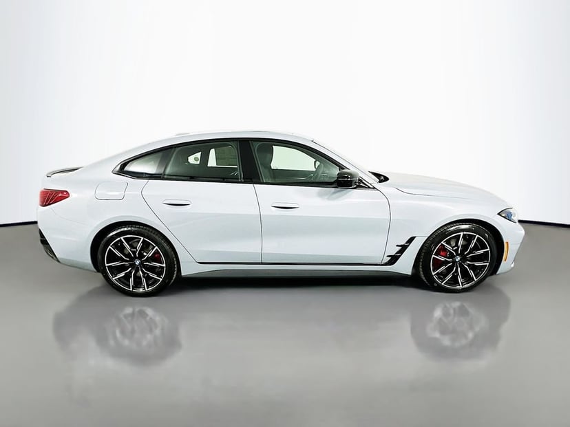 2026 BMW i4 - Image 4