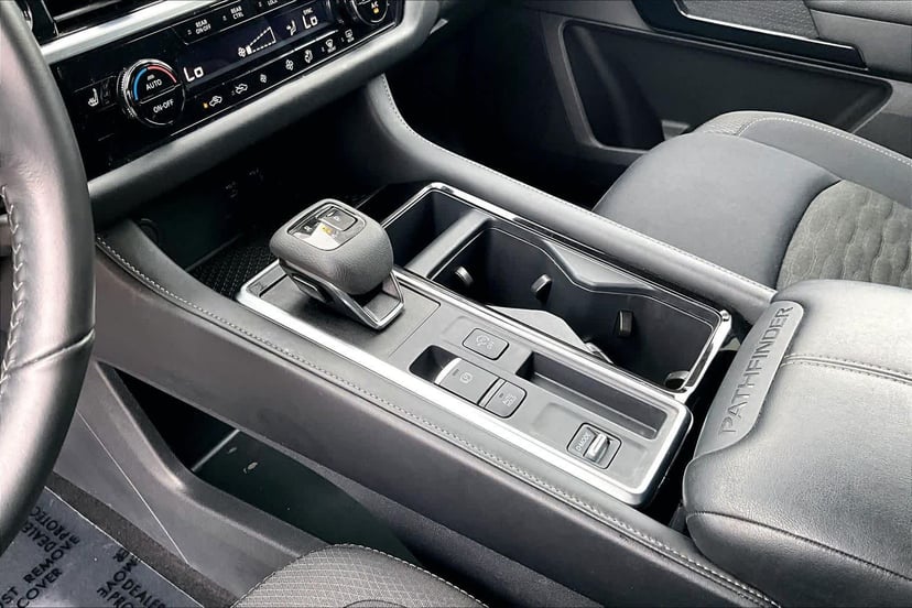2025 Nissan Pathfinder - Image 16