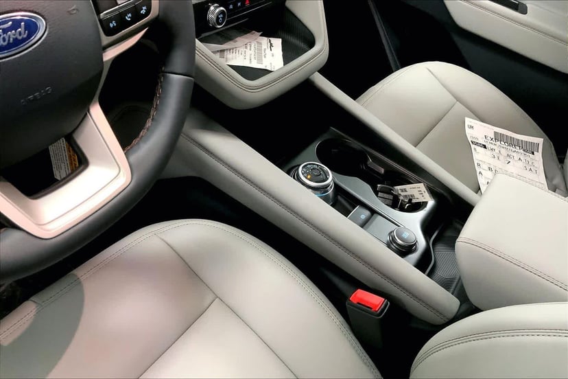 2026 Ford Explorer - Image 6