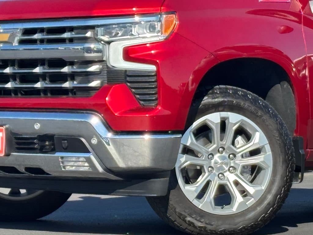 2025 Chevrolet Silverado 1500 - Image 2