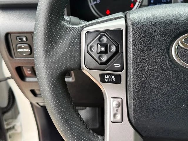 2017 Toyota 4Runner - Image 14