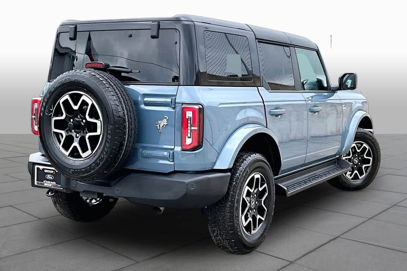 2025 Ford Bronco - Image 12
