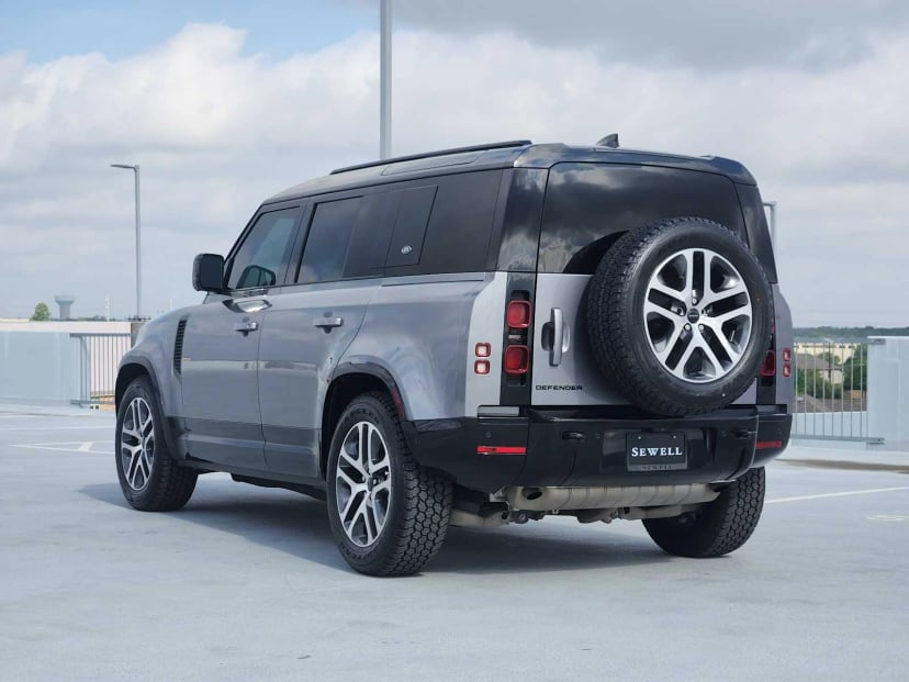 2024 Land Rover Defender - Image 7