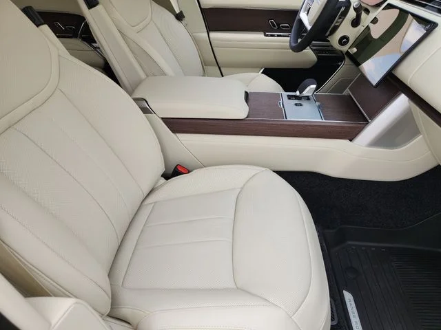 2026 Land Rover Range Rover - Image 13