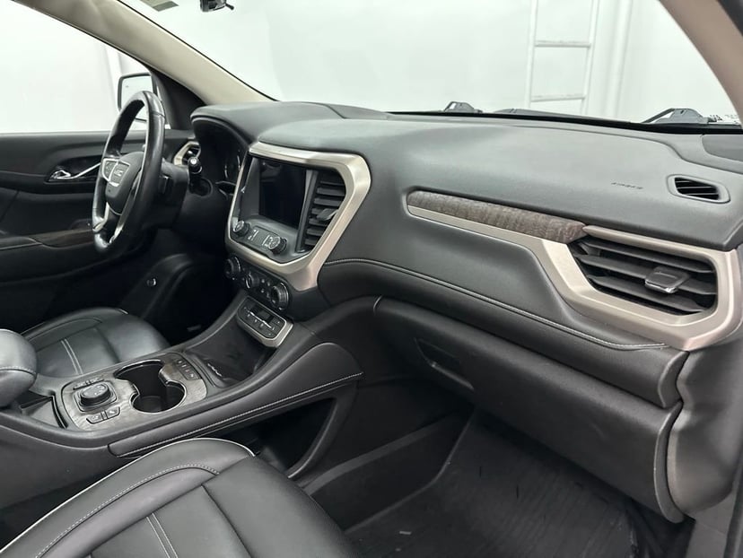 2021 GMC Acadia - Image 23