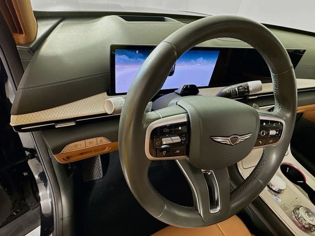 2025 GENESIS GV80 - Image 12