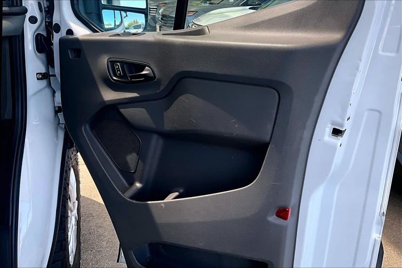 2023 Ford Transit Passenger Wagon - Image 22