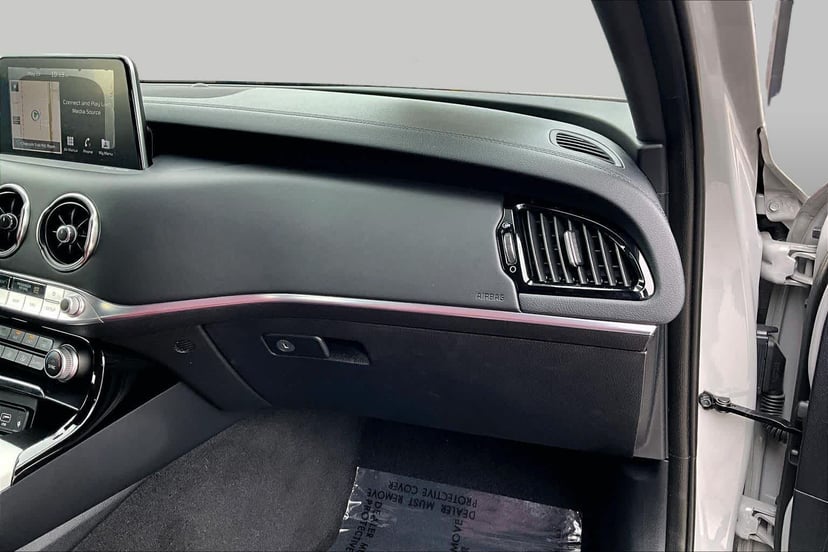 2019 Kia Stinger - Image 19