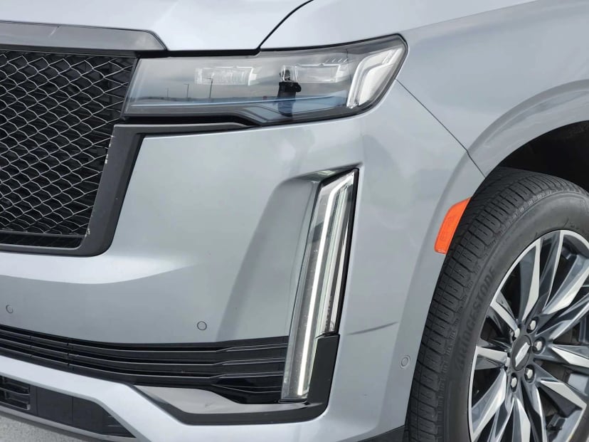 2022 Cadillac Escalade ESV - Image 8
