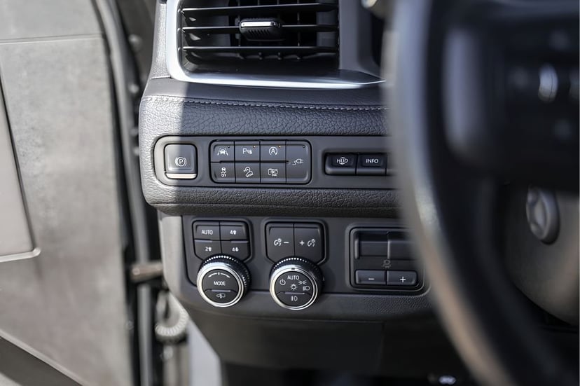 2022 GMC Yukon XL - Image 18