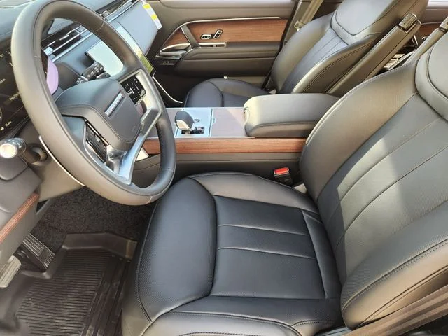 2026 Land Rover Range Rover - Image 9
