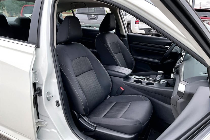 2025 Nissan Altima - Image 9