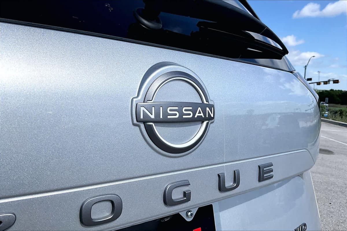 2025 Nissan Rogue - Image 31