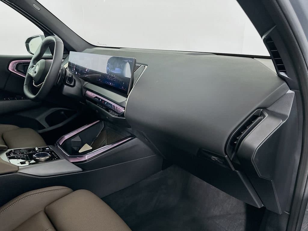 2025 BMW X3 - Image 28