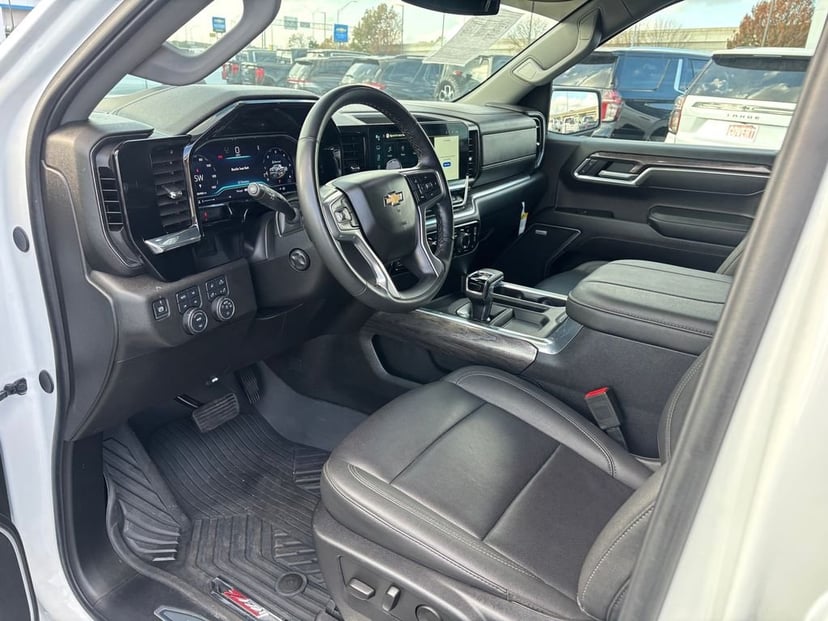 2025 Chevrolet Silverado 1500 - Image 4