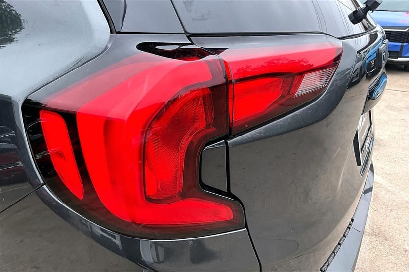 2020 GMC Terrain - Image 27