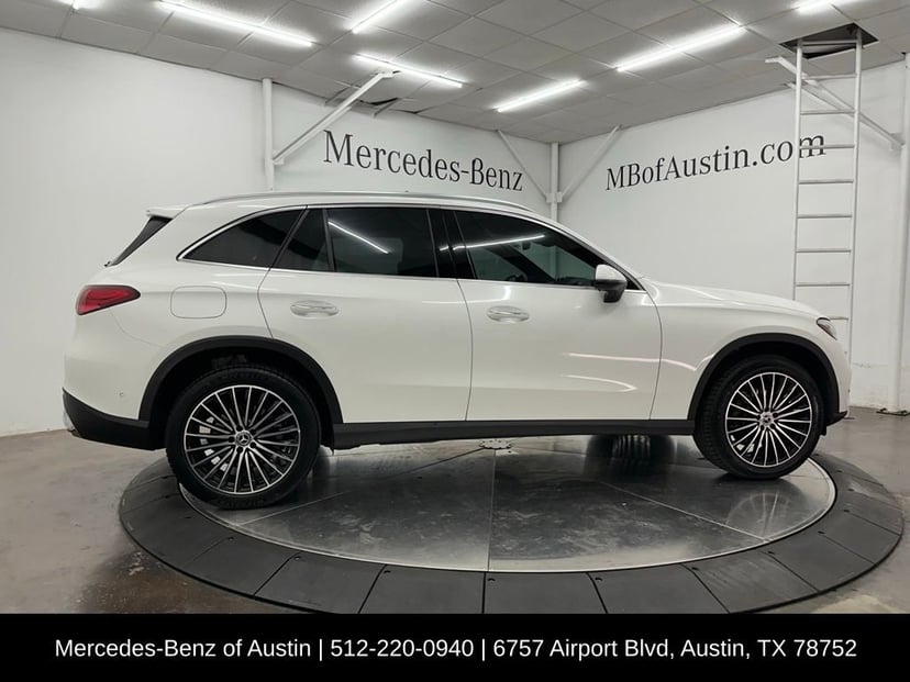 2026 Mercedes-Benz GLC - Image 9