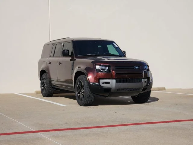 2026 Land Rover Defender 130 - Image 2