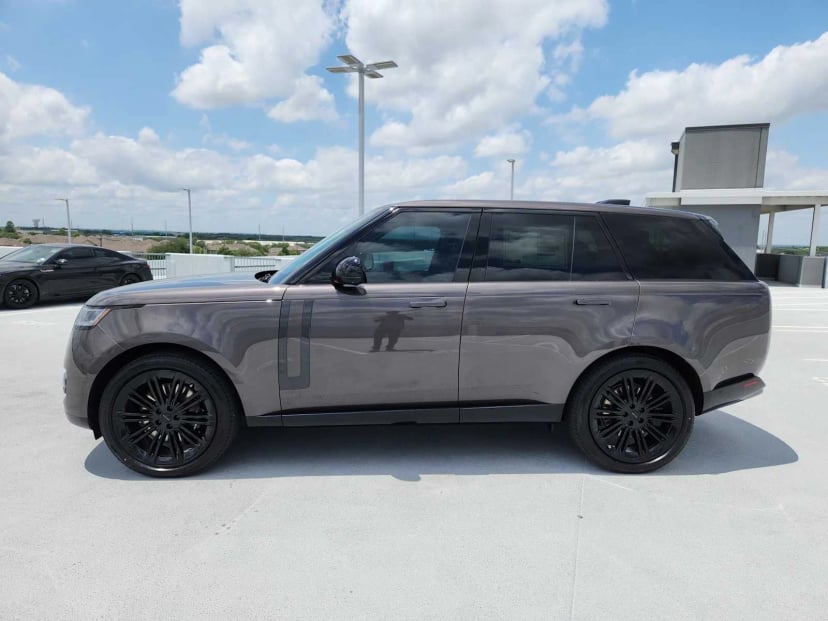 2026 LAND ROVER Range Rover - Image 4