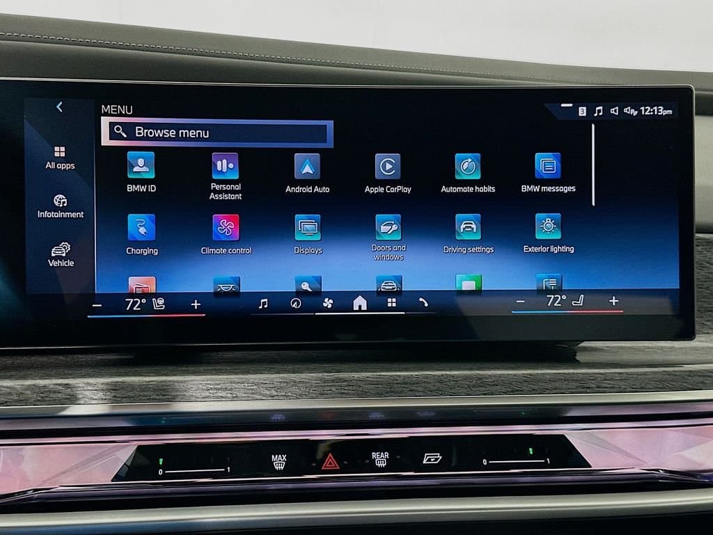 2025 BMW 7 Series - Image 15