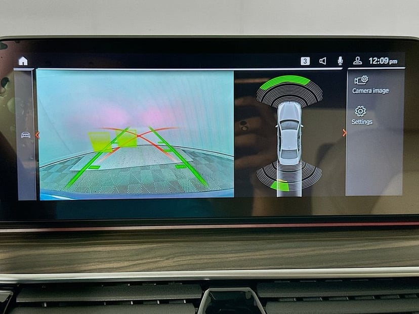 2023 BMW 5 Series - Image 14