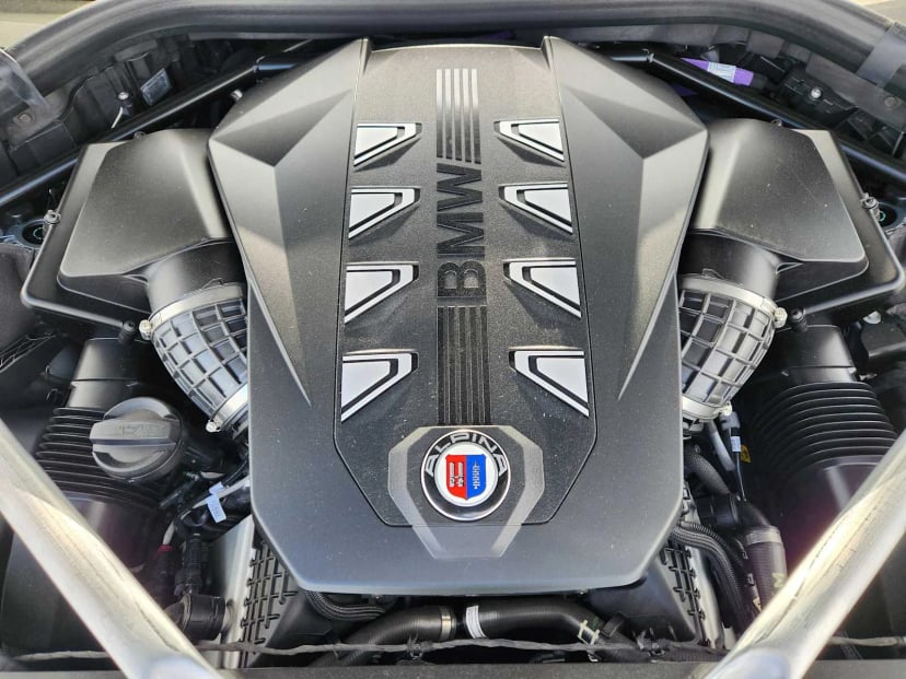 2025 BMW ALPINA XB7 - Image 35