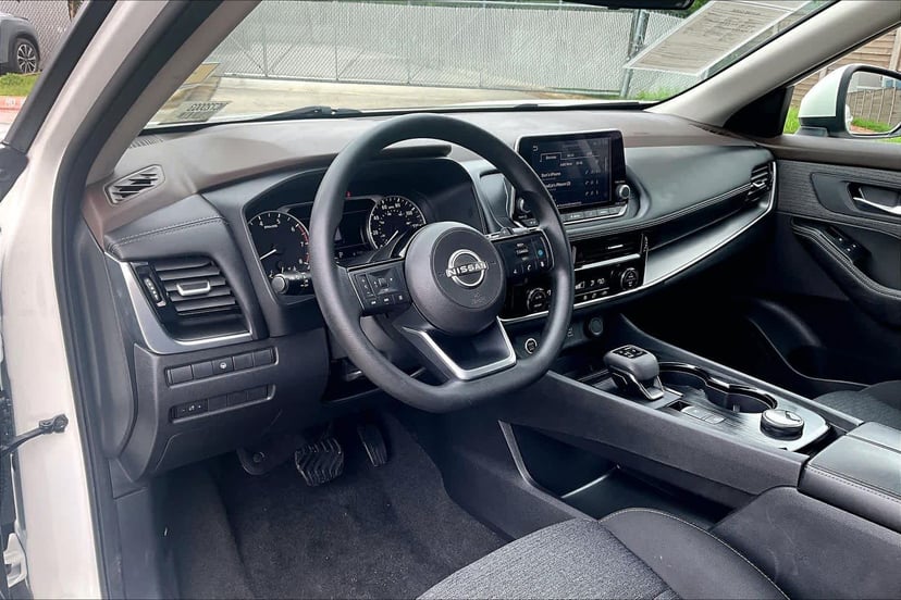 2022 Nissan Rogue - Image 17