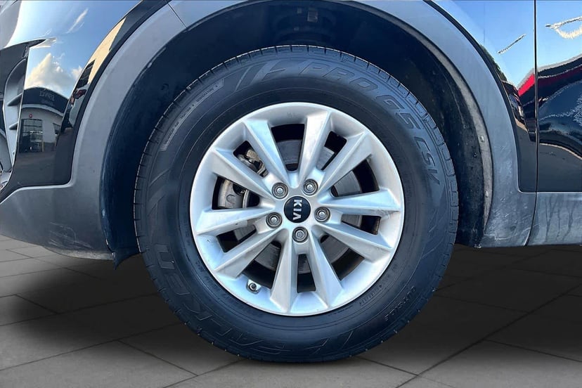 2019 Kia Sorento - Image 11