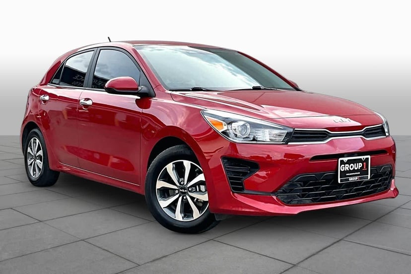 2023 Kia Rio 5-Door - Image 3