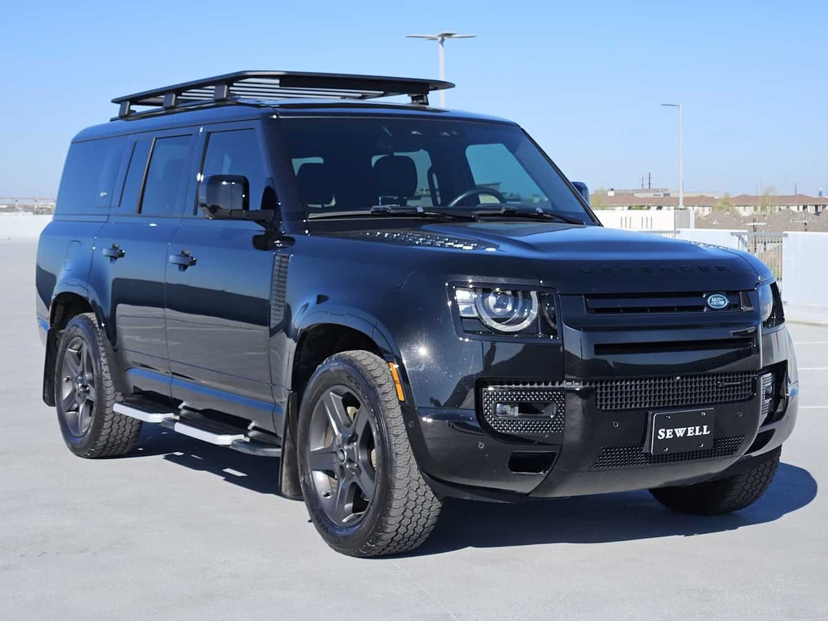 2023 Land Rover Defender - Image 3