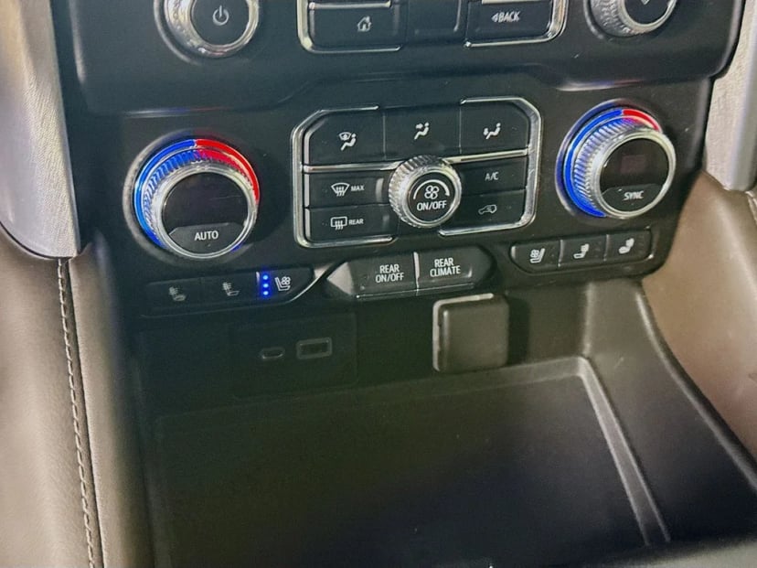 2022 GMC Yukon - Image 19