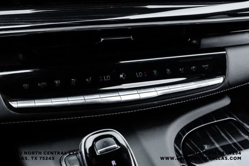 2023 Cadillac Escalade - Image 30